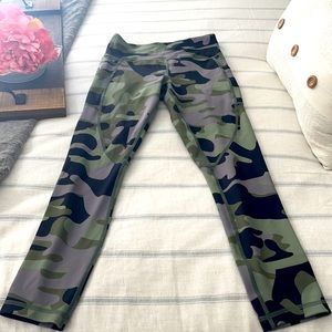 Zyia Camouflage Legging!!
